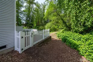 10263 NE 129th Ln, Kirkland, WA 98034 - Photo 17