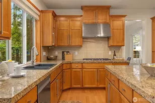 1103 272nd Pl SE, Sammamish, WA 98075 - Photo 11
