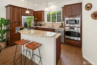 105 118th Avenue SE #3, Bellevue, WA 98005 - Photo 3