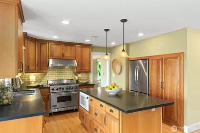4060 39th Avenue SW, Seattle, WA 98116 - Photo 9