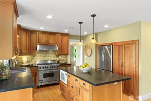 4060 39th Ave SW, Seattle, WA 98116 - Photo 9