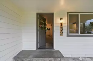132 Green Acres Dr, Castle Rock, WA 98611 - Photo 3
