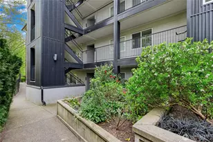 9201 NE Juanita Dr, Kirkland, WA 98034 - Photo 5