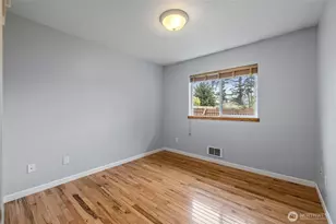942 Walker Ave, Oak Harbor, WA 98277 - Photo 21