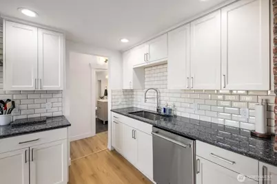7132 34th Avenue SW, Seattle, WA 98126 - Photo 9