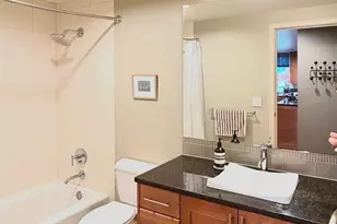 10610 NE 9th Pl, Bellevue, WA 98004 - Photo 15