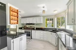 2019 SE Richmond Ln, Port Orchard, WA 98367 - Photo 11