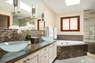2095 Rose Point Ln, Kirkland, WA 98033 - Photo 11