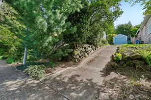 6830 27th Ave NE, Seattle, WA 98115 - Photo 3