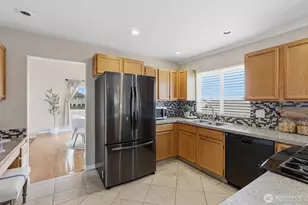 7649 68th St NE, Marysville, WA 98270 - Photo 9