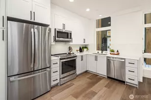 1755 E Howell St, Seattle, WA 98122 - Photo 5