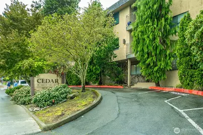 750 N 143rd Street #212, Seattle, WA 98133 - Photo 1
