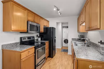 750 N 143rd Street #212, Seattle, WA 98133 - Photo 9
