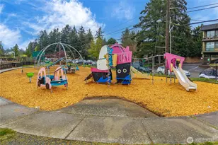 750 N 143rd St, Seattle, WA 98133 - Photo 23