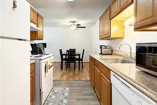10459 Des Moines Memorial Dr S, Seattle, WA 98168 - Photo 7
