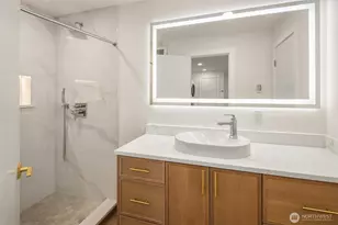 1810 91st Pl NE, Clyde Hill, WA 98004 - Photo 33