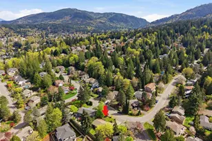 1040 NW Honeywood Pl, Issaquah, WA 98027 - Photo 37