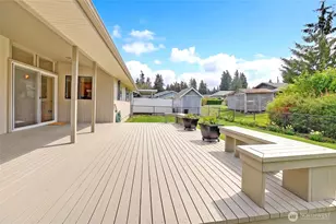 310 Prestwick Dr, Camano Island, WA 98282 - Photo 17
