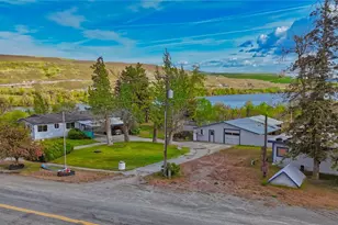 284 Monse Bridge Rd, Brewster, WA 98812 - Photo 3