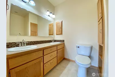 8021 Vialago Parkway, Zillah, WA 98953 - Photo 11