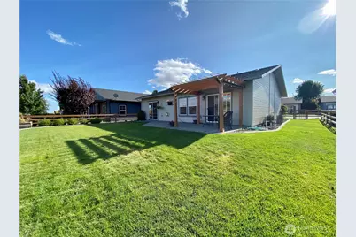 8021 Vialago Parkway, Zillah, WA 98953 - Photo 19