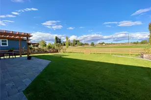 8021 Vialago Pkwy, Zillah, WA 98953 - Photo 21