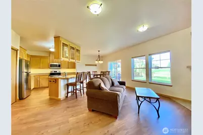 8021 Vialago Parkway, Zillah, WA 98953 - Photo 3
