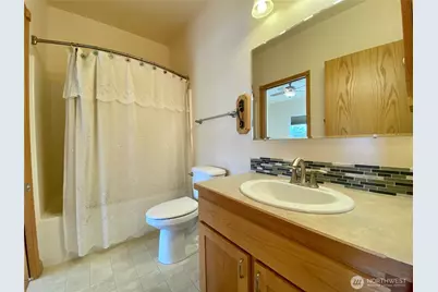 8021 Vialago Parkway, Zillah, WA 98953 - Photo 17