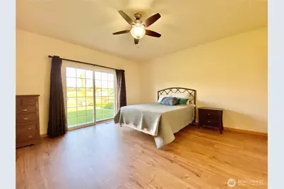 8021 Vialago Parkway, Zillah, WA 98953 - Photo 9