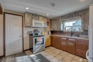 823 W 3rd St, Aberdeen, WA 98520 - Photo 13