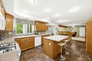 10705 189th Ave E, Bonney Lake, WA 98391 - Photo 15