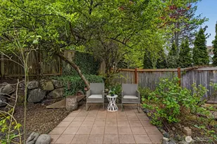 26057 SE 38th St, Sammamish, WA 98029 - Photo 33