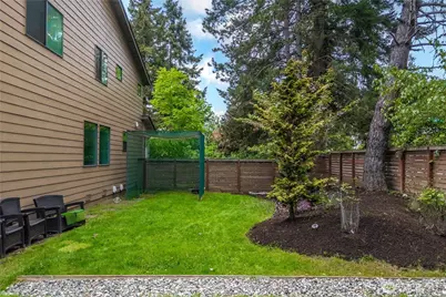 10351 SE 8th Street, Bellevue, WA 98004 - Photo 35