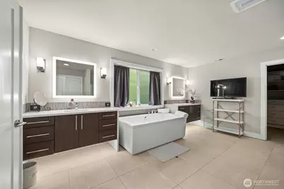 10351 SE 8th Street, Bellevue, WA 98004 - Photo 23