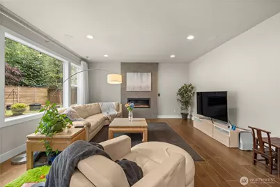 10351 SE 8th Street, Bellevue, WA 98004 - Photo 5