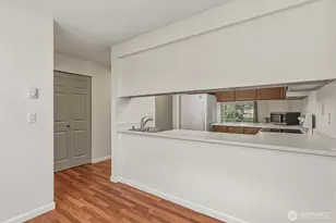 23003 Lakeview Dr, Mountlake Terrace, WA 98043 - Photo 3