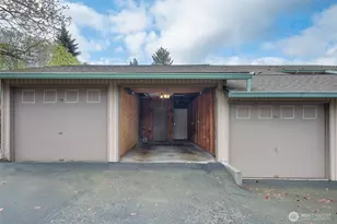 23003 Lakeview Dr, Mountlake Terrace, WA 98043 - Photo 29