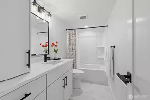 4257 W 33rd Ave W, Seattle, WA 98199 - Photo 11