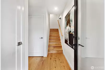 2366 Franklin Avenue E #B, Seattle, WA 98102 - Photo 5