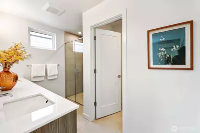 2366 Franklin Avenue E #B, Seattle, WA 98102 - Photo 17