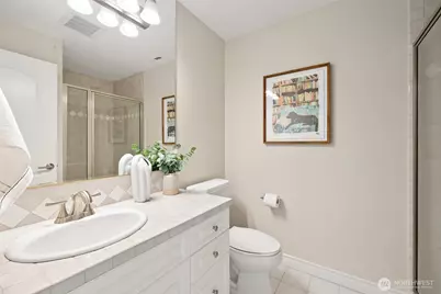 8144 W Mercer Way, Mercer Island, WA 98040 - Photo 31
