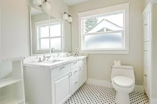 4026 Burke Ave N, Seattle, WA 98103 - Photo 23