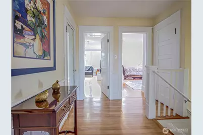 4026 Burke Avenue N, Seattle, WA 98103 - Photo 15