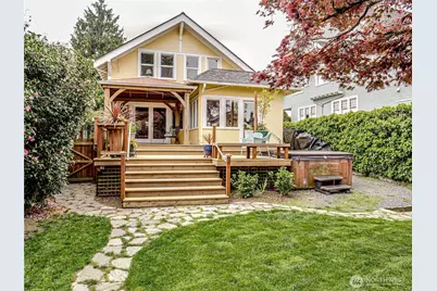 4026 Burke Avenue N, Seattle, WA 98103 - Photo 3