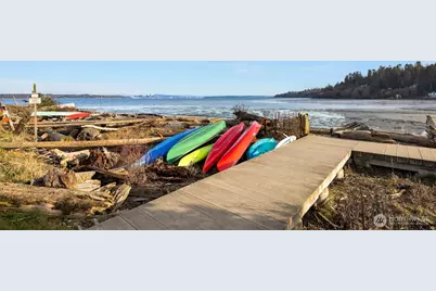 9820 NE Beach Crest Drive, Bainbridge Island, WA 98110 - Photo 23