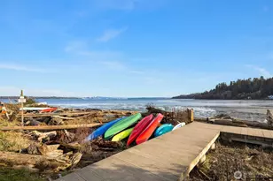 9820 NE Beach Crest Dr, Bainbridge Island, WA 98110 - Photo 23