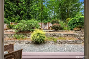 9820 NE Beach Crest Dr, Bainbridge Island, WA 98110 - Photo 17