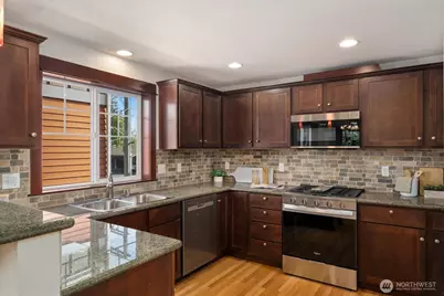 2205 NE 92nd Street, Seattle, WA 98115 - Photo 1