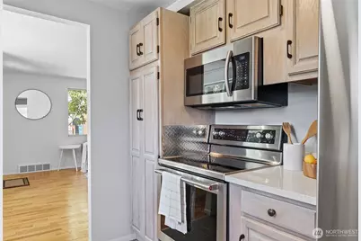 18024 Corliss Avenue N, Shoreline, WA 98133 - Photo 13
