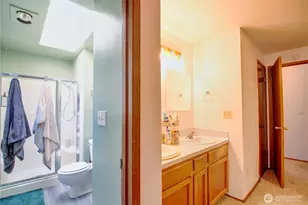 73 NW Roeder Dr, Oak Harbor, WA 98277 - Photo 17